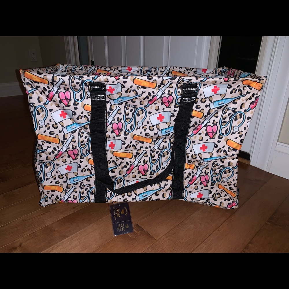 Ngil Nursing mega tote with zipper lid NWT